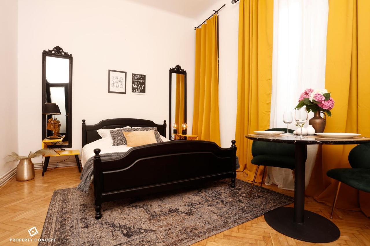 Bohemian Central Concept Studio Bukares Bagian luar foto