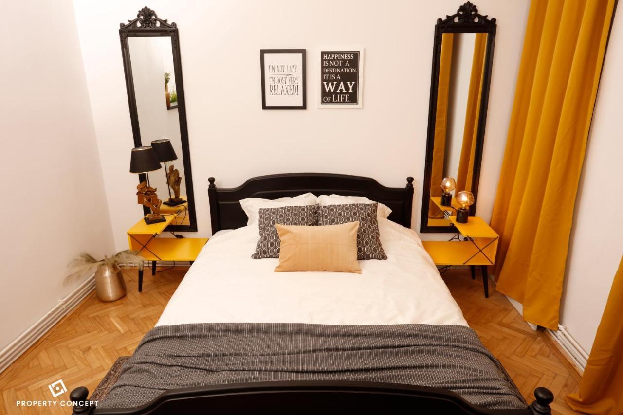 Bohemian Central Concept Studio Bukares Bagian luar foto