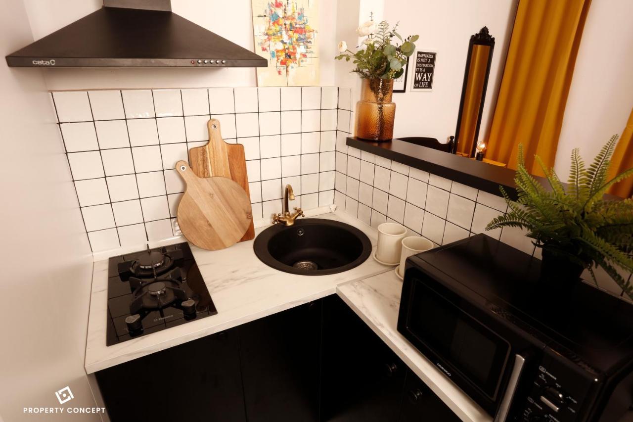 Bohemian Central Concept Studio Bukares Bagian luar foto